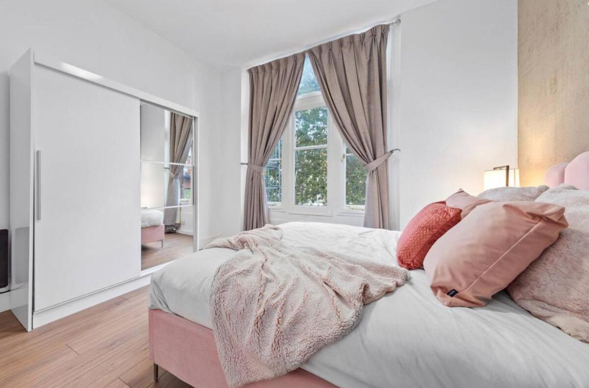 Majestic 2-Bedroom Flat In Knightsbridge-Hyde Park Kb70 London Bagian luar foto