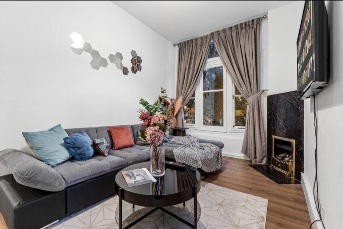 Majestic 2-Bedroom Flat In Knightsbridge-Hyde Park Kb70 London Bagian luar foto
